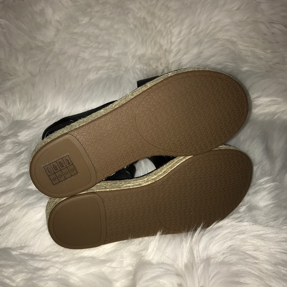 MK Brittany Sandal - Picture 3 of 3